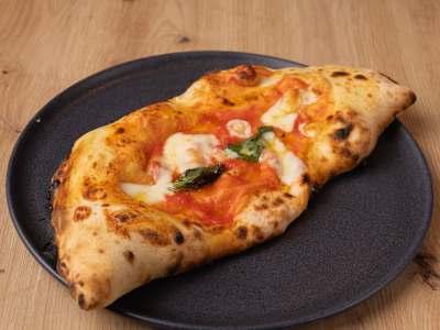 Calzone Napoletano