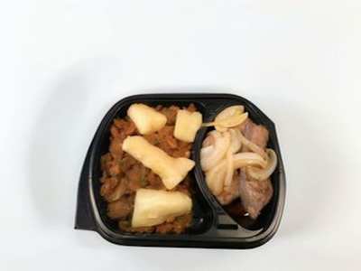 Plato Arroz, Feijao Tropeiro, Carne y 1 Bebida