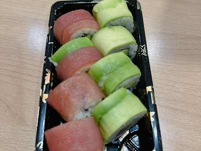 Maguro-Aguacate Uramaki