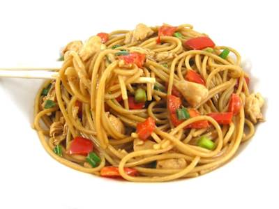 Yakisoba con Pollo