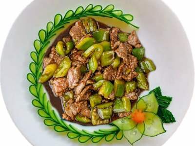 Ternera con Pimientos Verdes