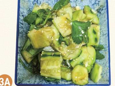 3a. Pepino Fresco con Salsa de Frijoles