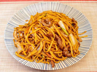 Tallarines Fritos con Ternera