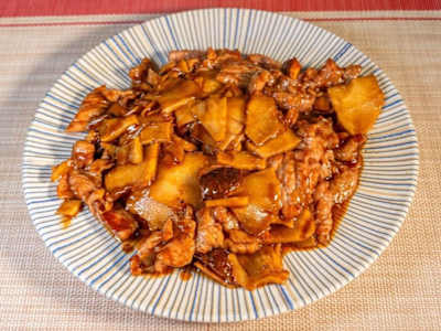 Ternera con Bambú y Setas Chinas