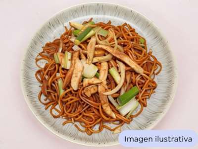 Tallarines con Pollo