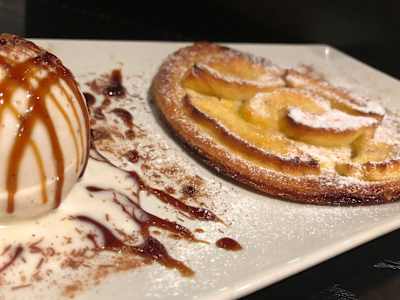 Tarta Fina de Manzana con Helado de Canela