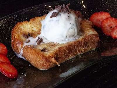 Torrija de Pan Brioche con Helado de Oreo