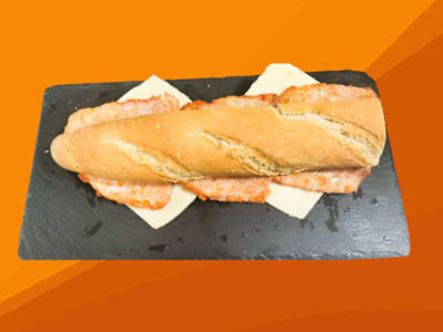 Bocadillo de Lomo con Queso