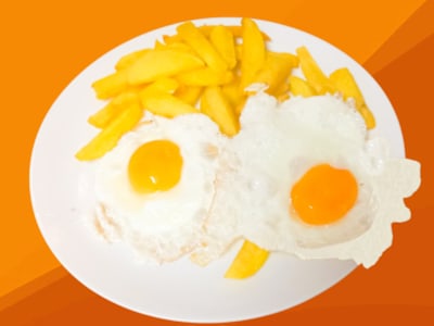 Plato Combinado de Huevos con Ensalada