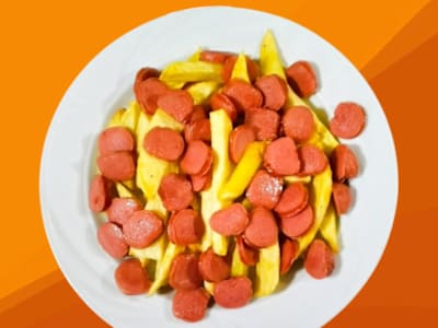 Ración de Salchipapas