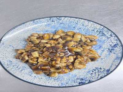 38. Pollo con Champiñones