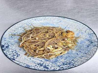 28. Fideo De Arroz Con Gambas