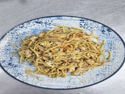23. Tallarines con Pollo