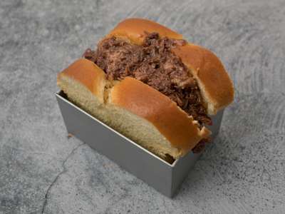 Brioche de Morcilla y Costilla
