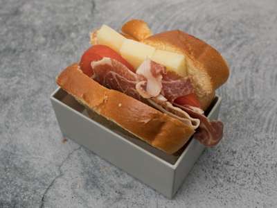 Brioche Jamón Ibérico y Queso Manchego