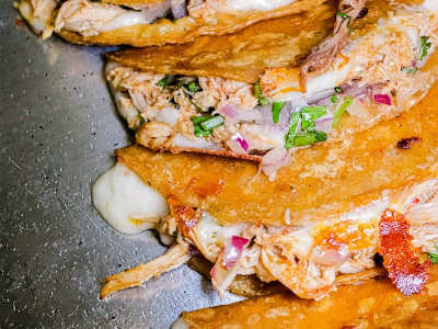 QUESATACO POLLO MEDIODÍA (DC)