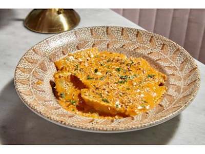 RAVIOLI DE RABO AL PESTO ROSSO