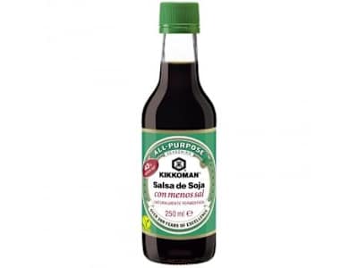 Salsa de soja con menos sal Kikkoman botella 250 ml.