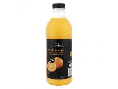 Zumo de naranja recién exprimido con pulpa Carrefour Selección botella 1 l.