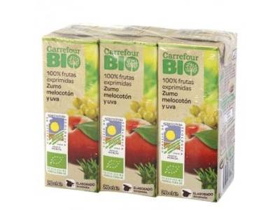 Zumo de melocotón y uva ecológico Carrefour Bio exprimido pack de 3 briks de 20 cl.