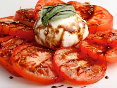 Ensalada Caprese di Bufala