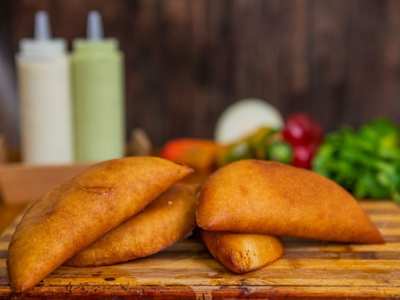 Empanada de Carne Mechada