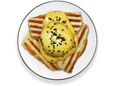 Huevo benedictino de halloumi