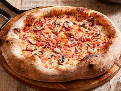 PIZZA PROSCIUTTO E FUNGHI