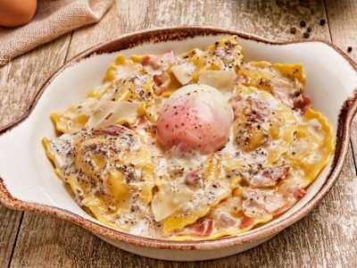 MEZZELUNE ALLA CARBONARA TARTUFATA