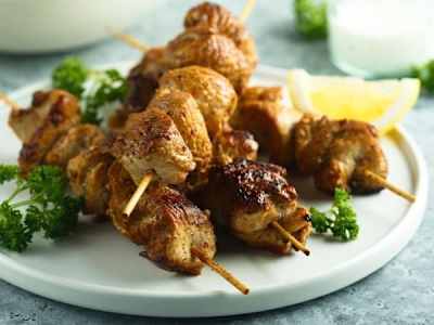 Pinchitos De Pollo Adobados Con Patatas  (3 Uds.)