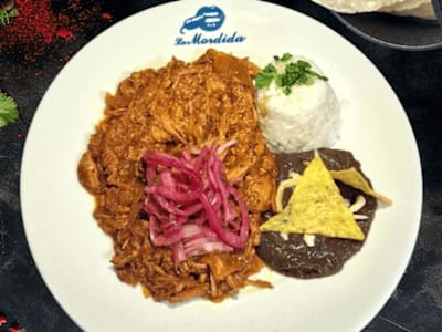 Cochinita pibil taquería