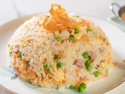 18. Arroz Frito Tres Delicias