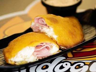 EMPANADA JAMÓN Y QUESO