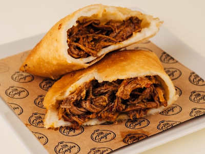 Empanada carne mechada