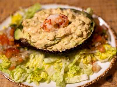 AGUACATE RELLENO CAMARONES