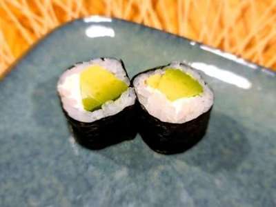 Maki Aguacate & Queso