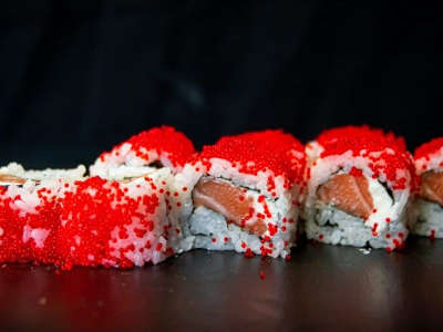 Salmón y queso Roll 8U