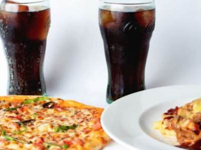 Menu para dos (pizza mediana + patatas a elegir + 1 refresco litro)
