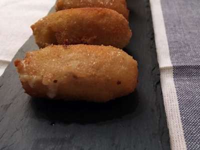Croquetas de secreto y miel.5 unidades