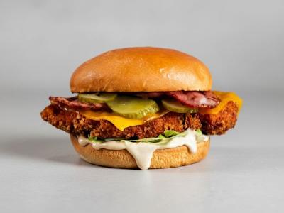 CHICKEN BURGER