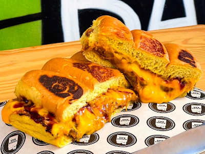PULLED PORK SANDWICH