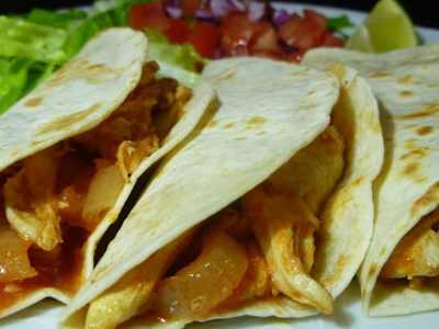 Tacos Tinga de Pollo picante
