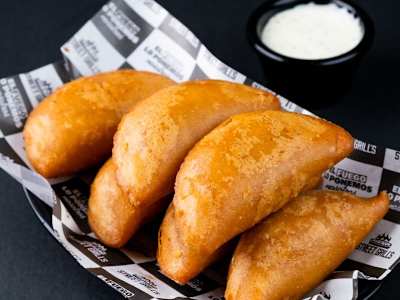 EMPANADITAS DE CARNE 6 UNIDADES