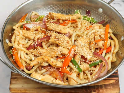 Tallarines Udon con Pollo Teriyaki