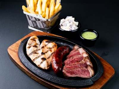 PARRILLADA DE PICAÑA, POLLO Y CHORIZO (INDIVIDUAL)