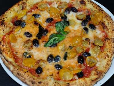 Pizza gourmet Bufala provolone tomate natural