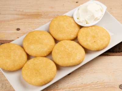 Arepitas con nata criolla