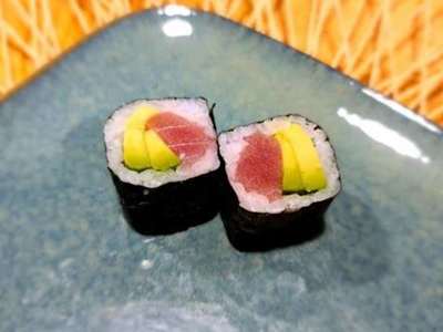 Maki Atún & Aguacate