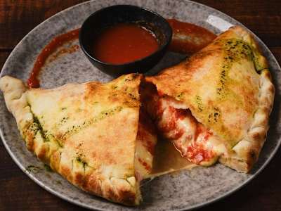 Pizza Calzone