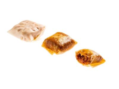 Ravioles crujientes de pasta filo con chistorra con huevo. (5 uds.)